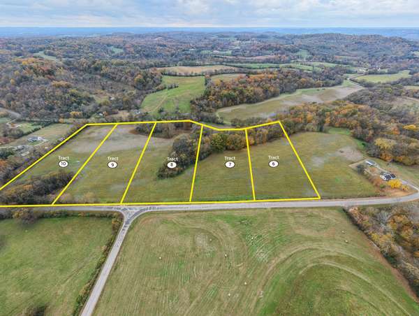 10 Craig Bridge Rd, Williamsport, TN 38487
