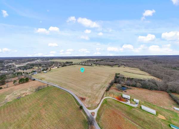 130 Beartown Rd, Loretto, TN 38469