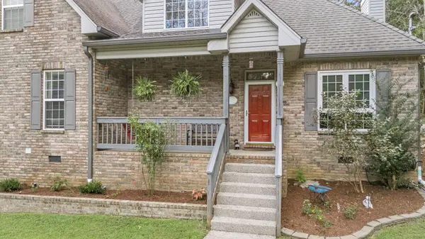 5398 Woods Edge Dr, Lebanon, TN 37090