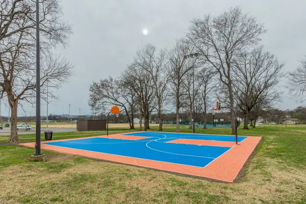 555 N DuPont Ave #E105, Madison, TN 37115