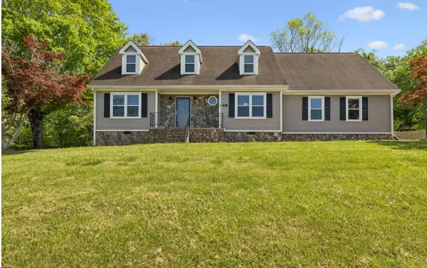 621 Lee Dr, Ringgold, GA 30736