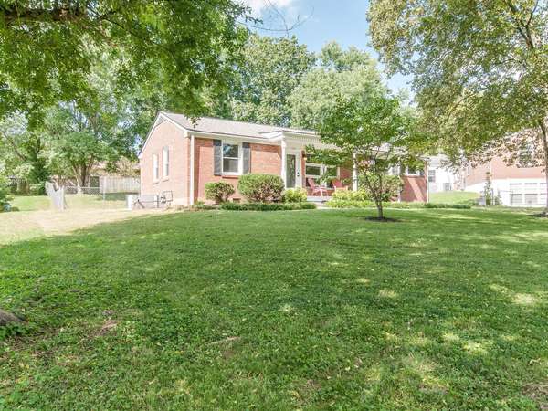 202 Pleasant Dr, Columbia, TN 38401