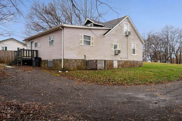 699 Oak St, Lafayette, TN 37083