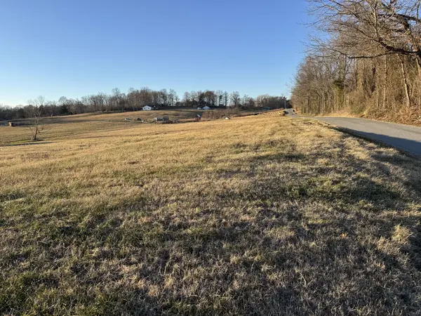 31 Short East RD, Moss, TN 38575