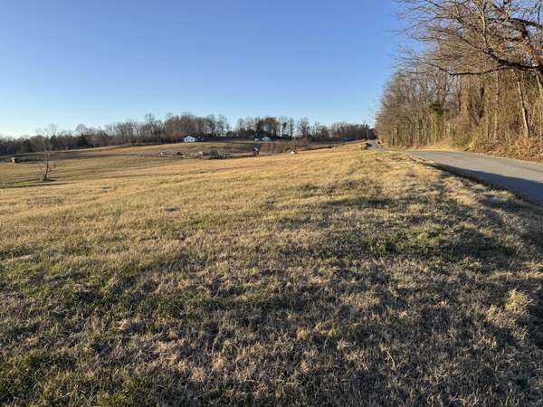 31 Short East RD, Moss, TN 38575