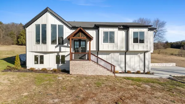 2752 Thompson Station Rd #E, Thompsons Station, TN 37179