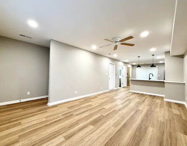 511 Glenstone Springs Dr, Clarksville, TN 37043