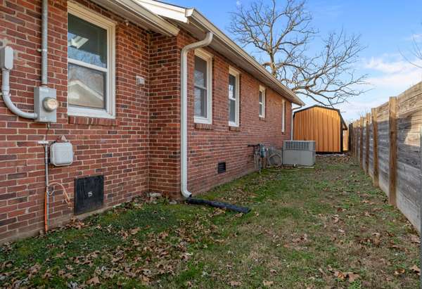 202 Parkway #W, Dickson, TN 37055