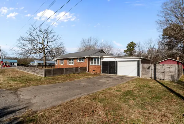 202 Parkway #W, Dickson, TN 37055