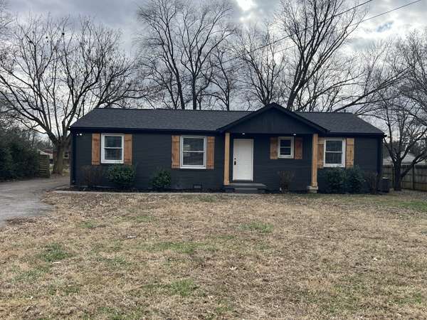 1906 Gardner Dr, Murfreesboro, TN 37130
