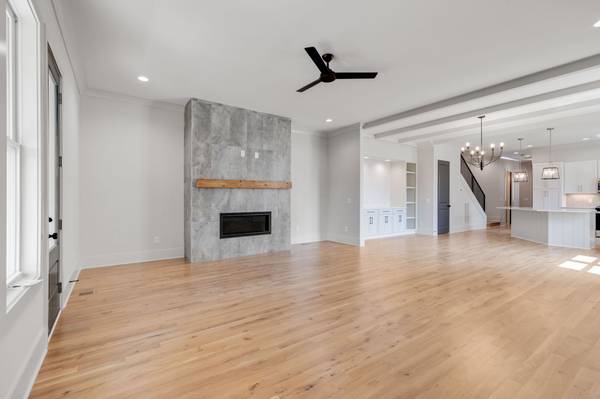 6369 Alamo Pl, Nashville, TN 37209