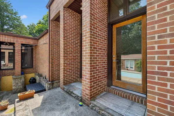 1030 Waller Rd, Brentwood, TN 37027