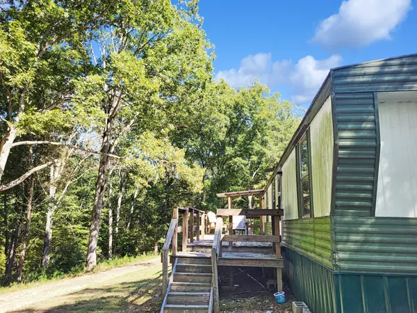 60 White Oak Dr, Big Sandy, TN 38221