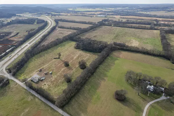 815 S Cross Bridges Rd, Mount Pleasant, TN 38474