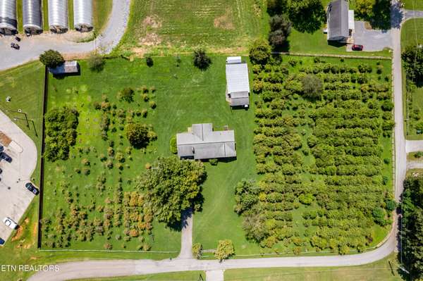 111 Harmon Rd, Maryville, TN 37804