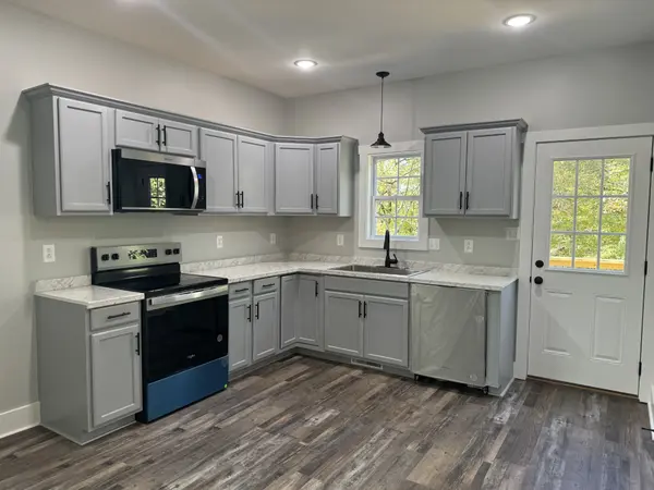952 Greenwood Ave, Clarksville, TN 37040