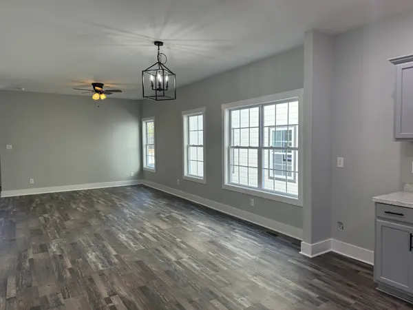 952 Greenwood Ave, Clarksville, TN 37040