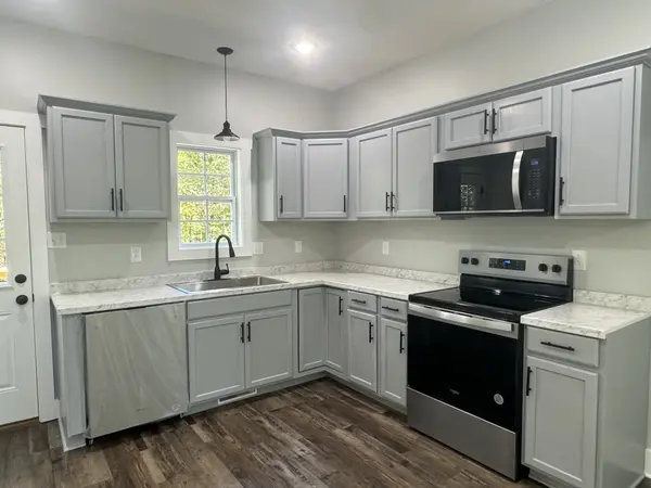 954 Greenwood Ave, Clarksville, TN 37040