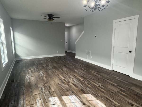 954 Greenwood Ave, Clarksville, TN 37040