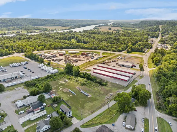 636 N Main St, Ashland City, TN 37015