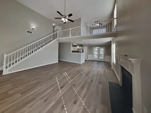 129 Mary Joe Martin Dr, La Vergne, TN 37086