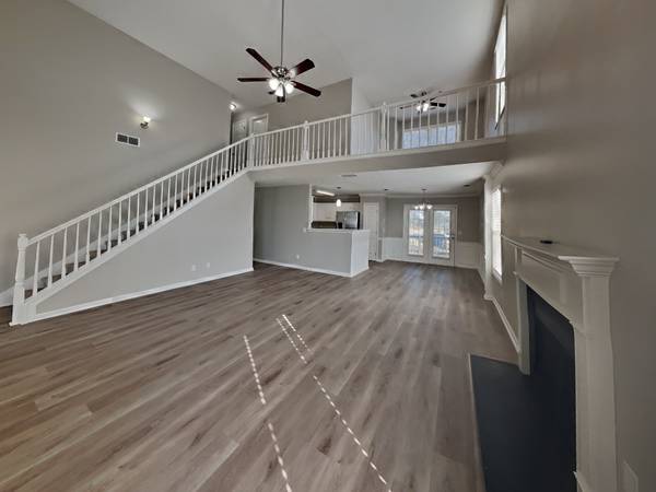 129 Mary Joe Martin Dr, La Vergne, TN 37086
