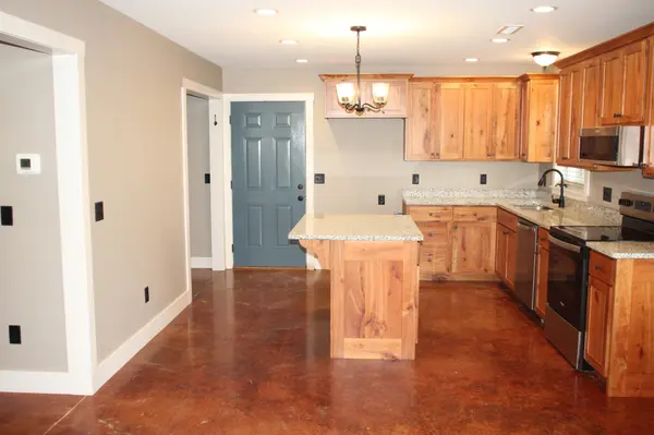 135 Jim Warren Rd, Mcminnville, TN 37110