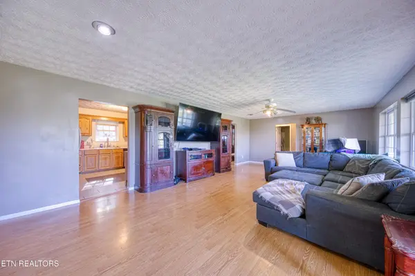 2215 Island Blvd, Sevierville, TN 37876