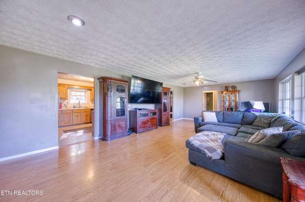 2215 Island Blvd, Sevierville, TN 37876