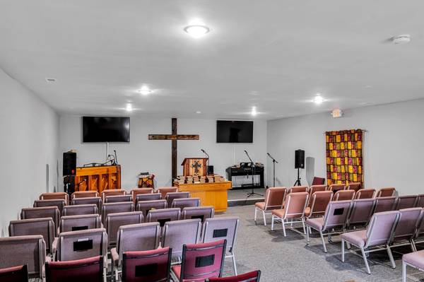 1213 W Gaines St, Lawrenceburg, TN 38464