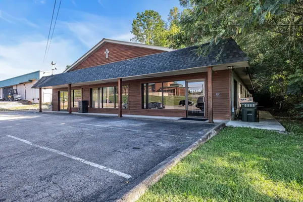 1213 W Gaines St, Lawrenceburg, TN 38464
