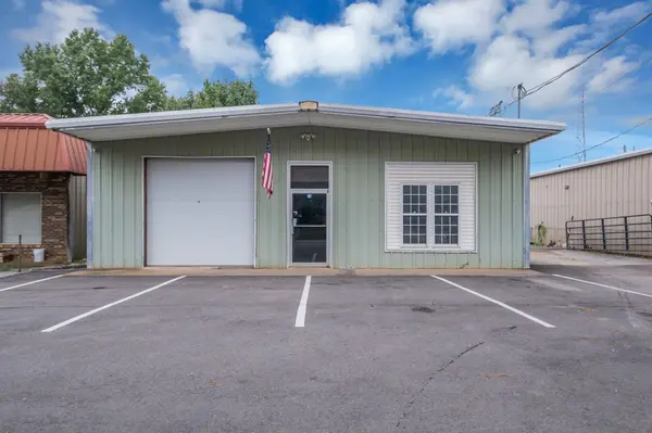 1409 Buffalo Rd, Lawrenceburg, TN 38464