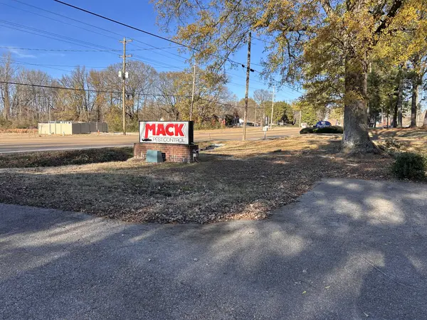 6957 Highway 70, Bartlett, TN 38133