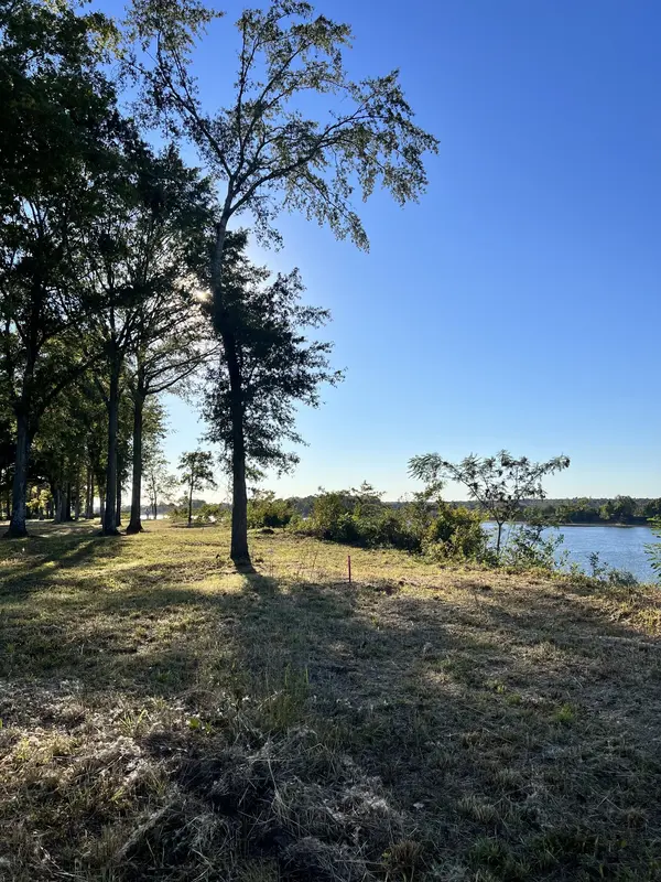 5335 Cravens Rd, Savannah, TN 38372