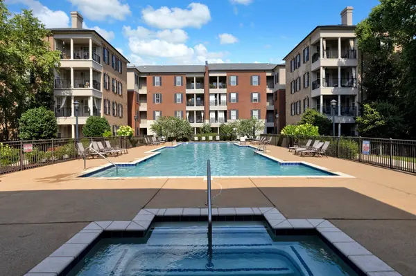 307 Seven Springs Way #305, Brentwood, TN 37027