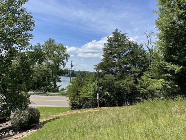 102 Lakeshore Way, Newport, TN 37821