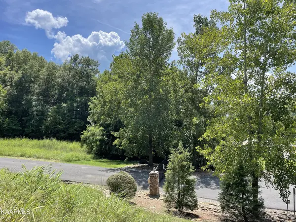 102 Lakeshore Way, Newport, TN 37821