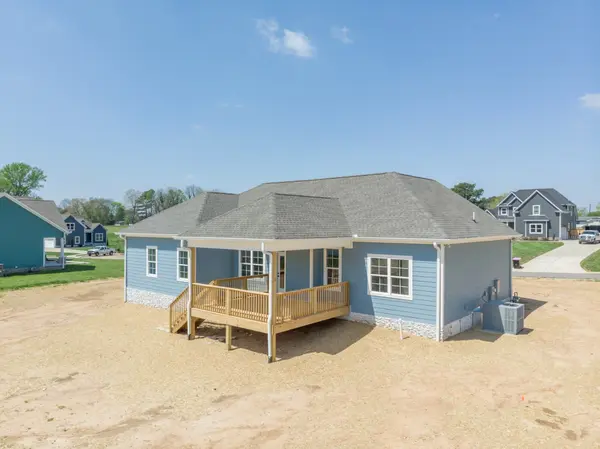 2060 Beverly Ct, Springfield, TN 37172