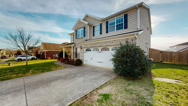 1055 Middleton Ln, Gallatin, TN 37066