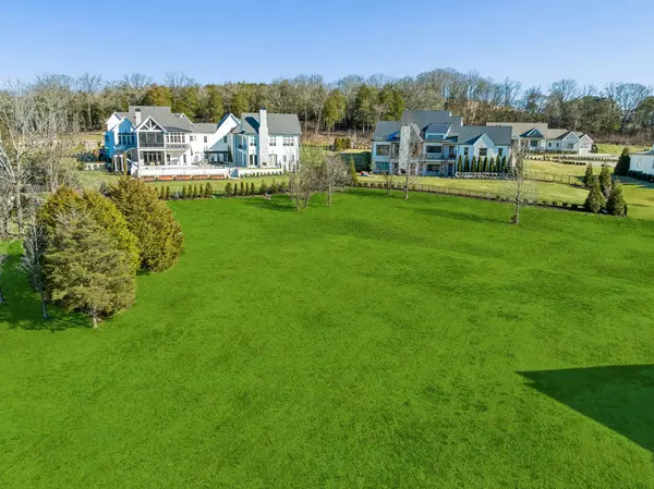 8159 Heirloom Blvd, College Grove, TN 37046