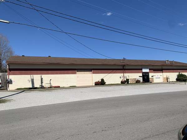2019 S Main St, Columbia, TN 38401