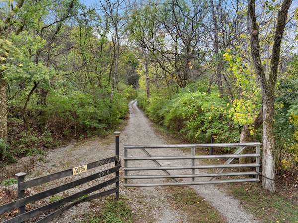 6916 River Road Pike, Nashville, TN 37209
