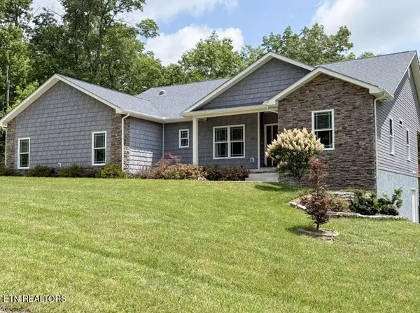 380 Mountain Preserve Pkwy, Crab Orchard, TN 37723
