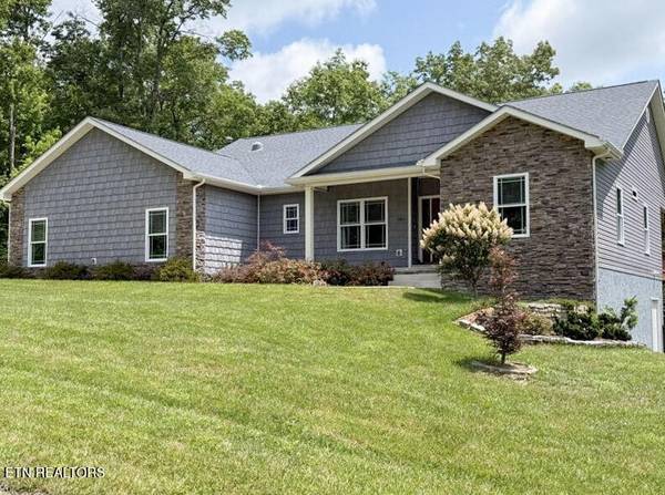 380 Mountain Preserve Pkwy, Crab Orchard, TN 37723