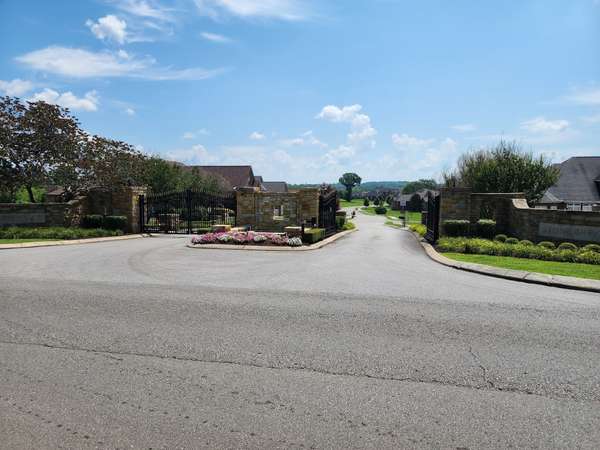 813 Stonebrook Dr, Lebanon, TN 37087