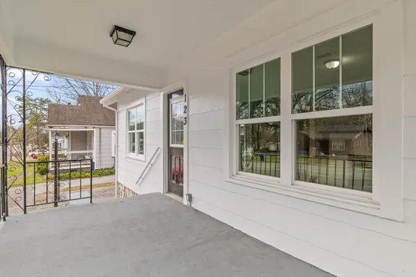 123 S Moore Road, Chattanooga, TN 37411