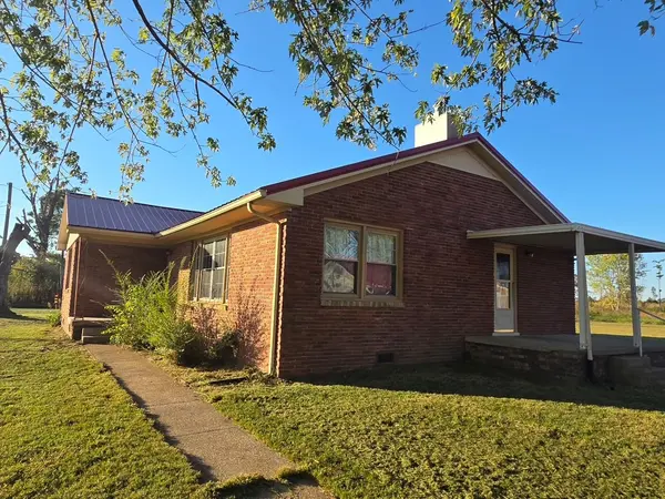 126 Dunn Rd, Leoma, TN 38468