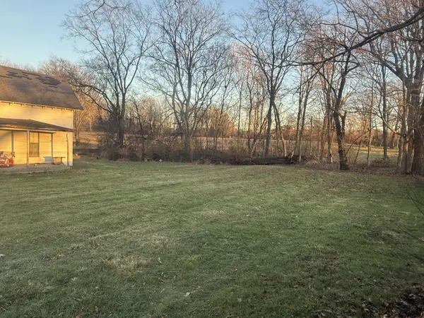 2627 Woods Rd, Springfield, TN 37172