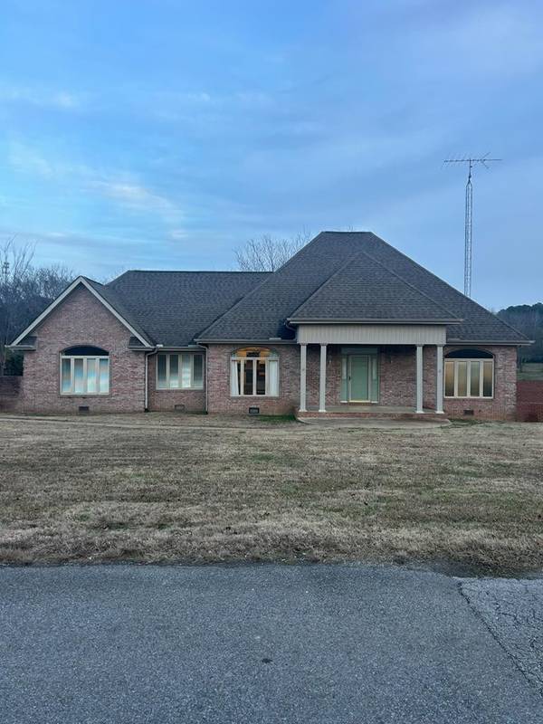 134 Coleman St, Big Sandy, TN 38221