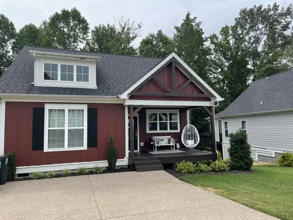 215 Evans Dr, Tullahoma, TN 37388